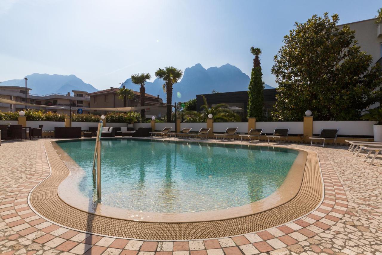 New Garden Torbole Sul Garda Exterior foto
