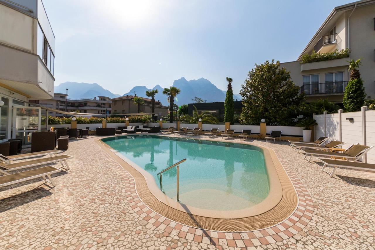 New Garden Torbole Sul Garda Exterior foto