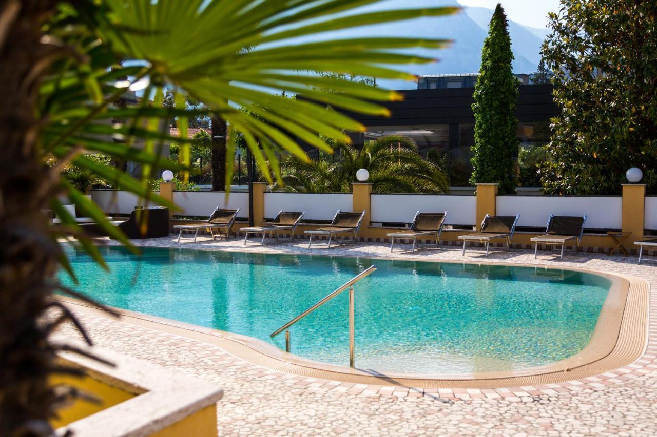 New Garden Torbole Sul Garda Exterior foto