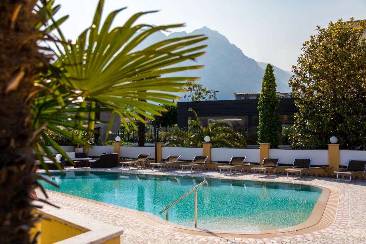 New Garden Torbole Sul Garda Exterior foto